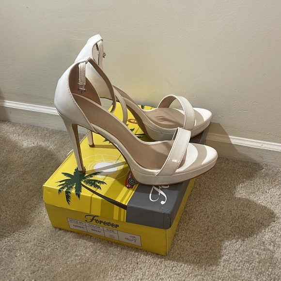 White Open Toe Patent Leather Heels (SOLD) - Picture 4 of 5